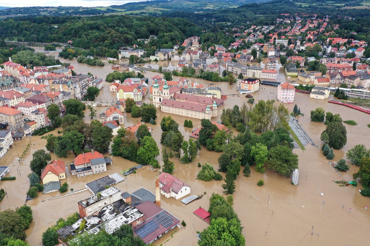 Gdy patrzymy na zalane Kłodzko, łzy same napływają do oczu