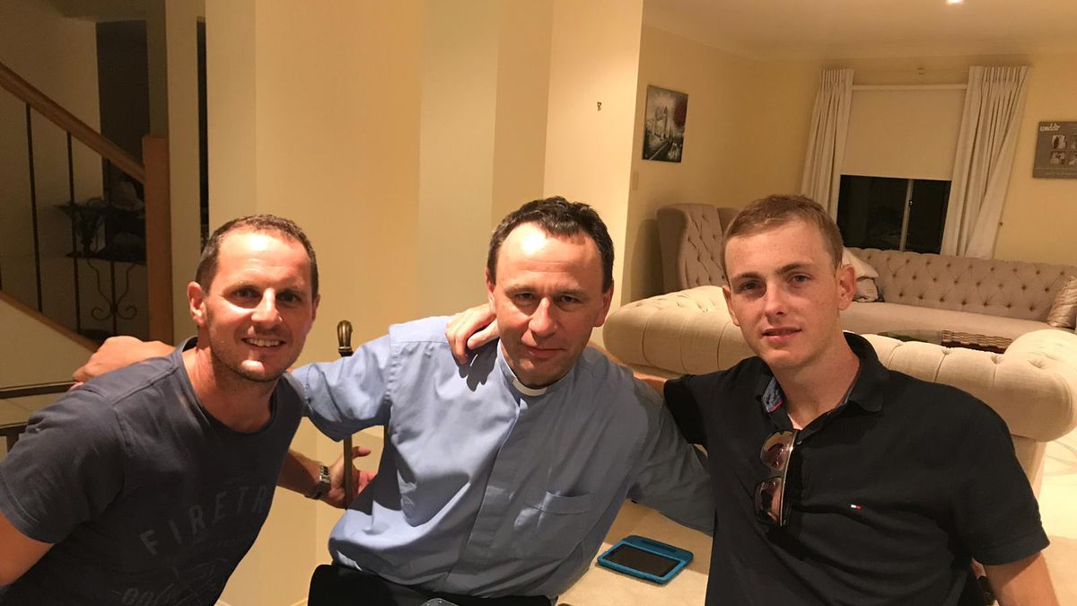 Archiwum prywatne / Piotr Prusakiewicz. / Ryan Sullivan, ksiądz Piotr Prusakiewicz, Darcy Ward.