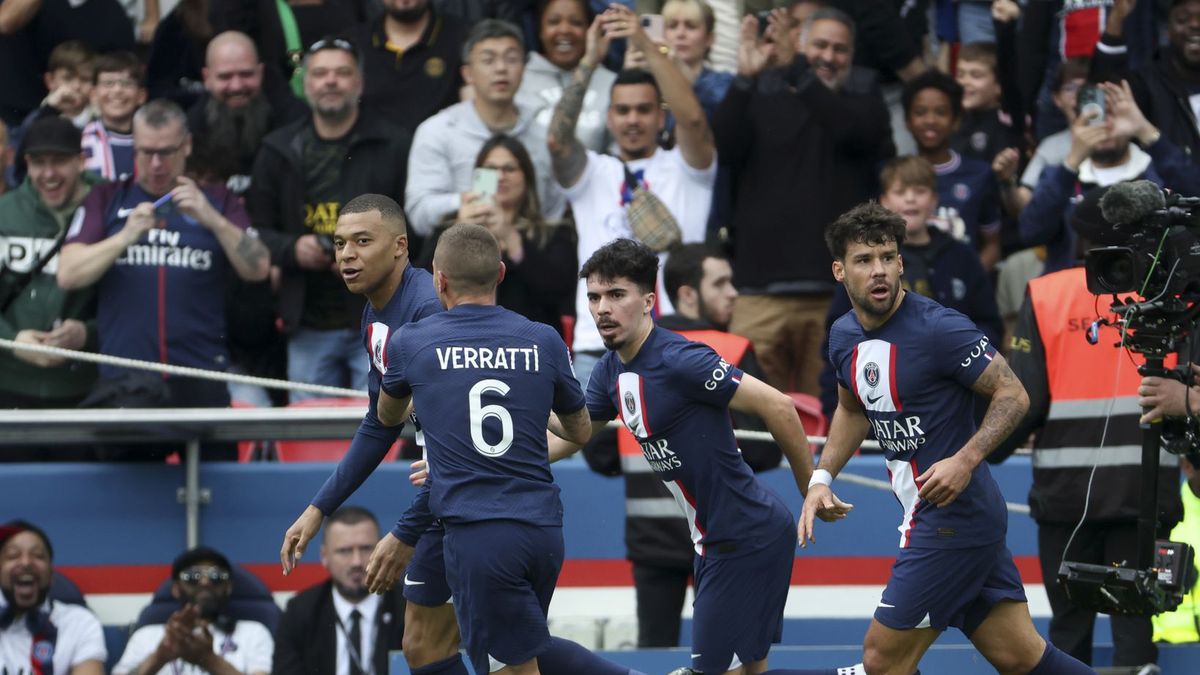 Zdjęcie okładkowe artykułu: Getty Images / Jean Catuffe / Na zdjęciu: piłkarze Paris Saint-Germain