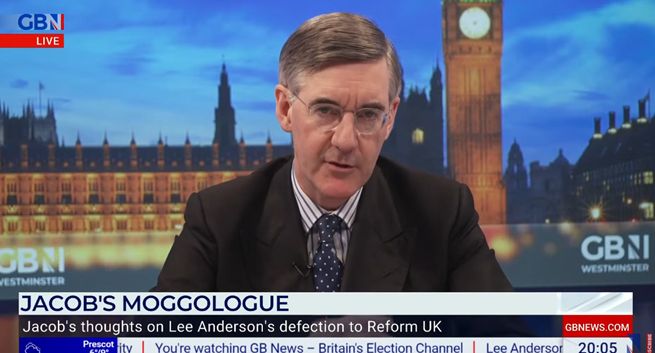 Polityk nie może być prezenterem newsów i publicystyki jednocześnie. Stacja upomniana