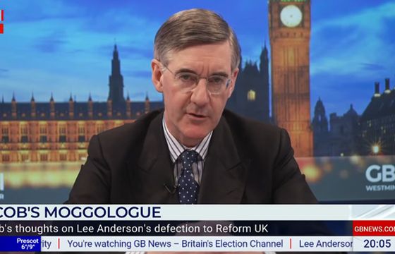 Polityk nie może być prezenterem newsów i publicystyki jednocześnie. Stacja upomniana