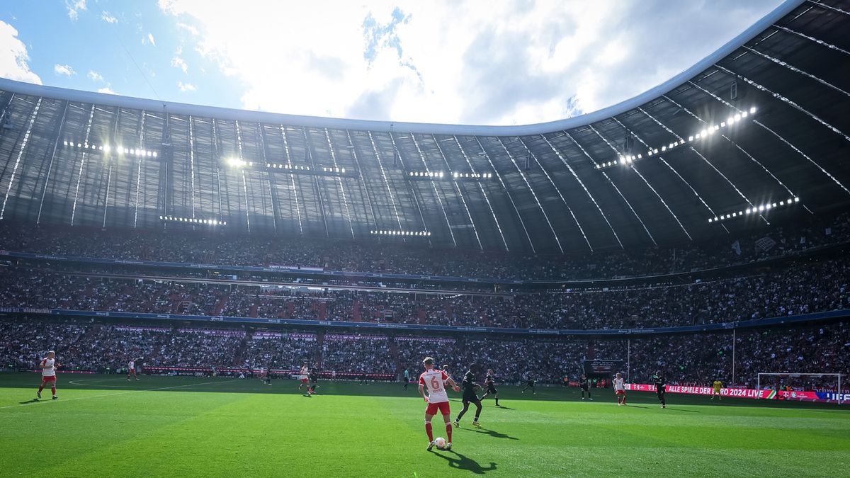 Zdjęcie okładkowe artykułu: PAP/EPA / LEONHARD SIMON  / Na zdjęciu: Allianz Arena w Monachium podczas meczu