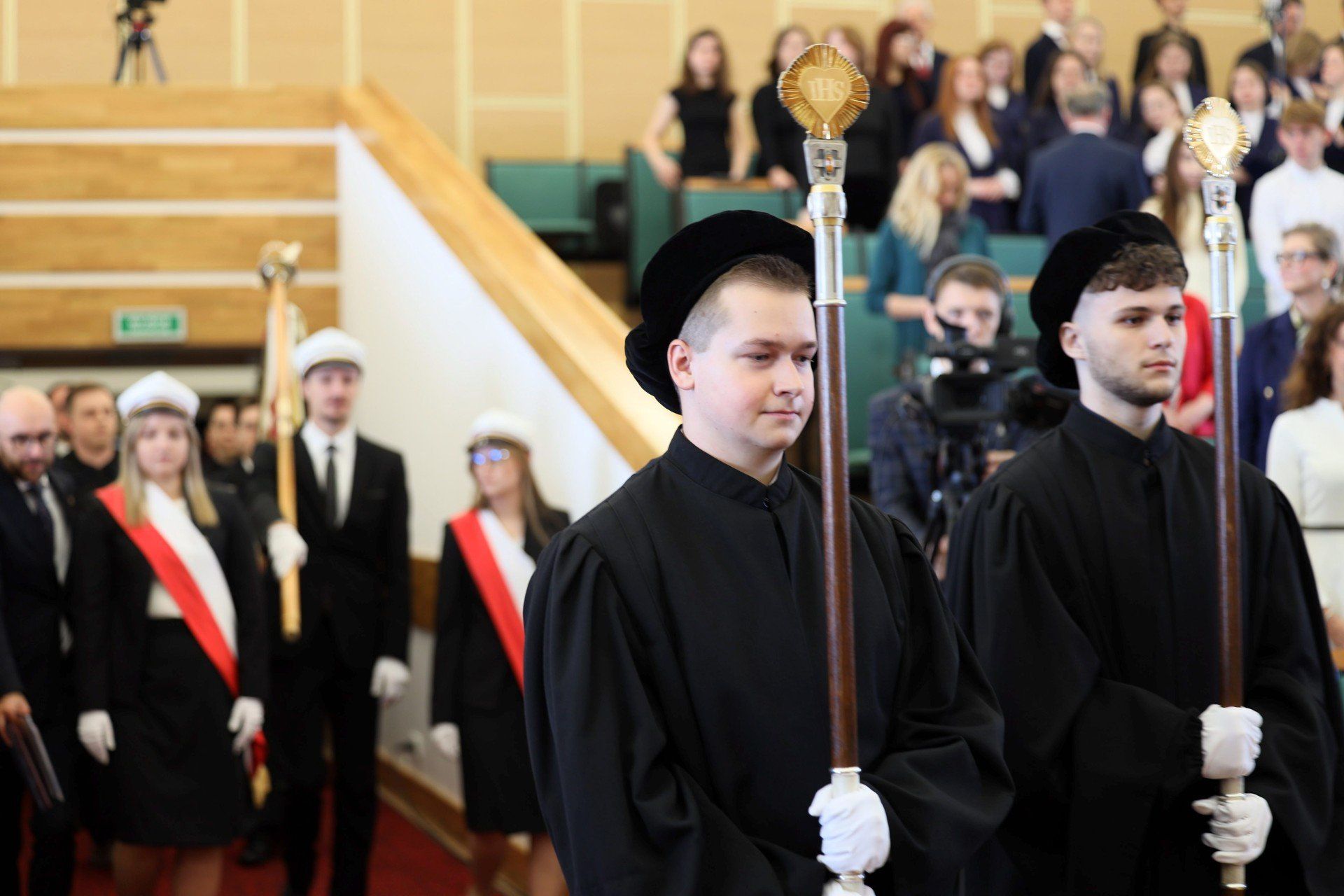 Katolicki Uniwersytet Lubelski oficjalnie zainaugurował dzisiaj (19 października) rok akademicki 2025/26. Kształcić się na nim będzie ponad 8 tys. studentów. Studia na pierwszym roku rozpoczęło prawie 3,5 tys. osób.