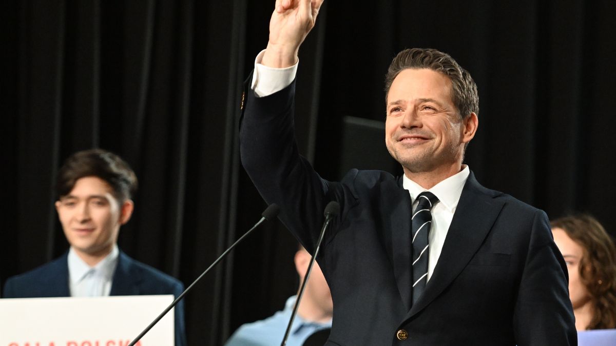 Biłgoraj, 13.02.2025. Wybory Prezydenta RP 2025 - kampania. Kandydat KO, prezydent stolicy Rafał Trzaskowski podczas spotkania otwartego w Biłgoraju, 13 bm. (mr) PAP/Wojtek Jargiło