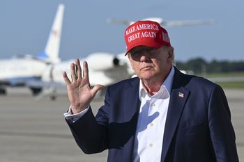 USA obejmują sankcjami wszystkie irańskie linie lotnicze. Trump zaostrza presję