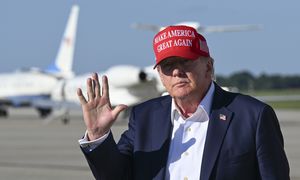 USA obejmują sankcjami wszystkie irańskie linie lotnicze. Trump zaostrza presję