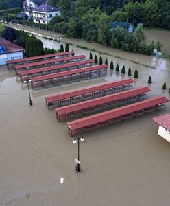Małopolska. Ogromne straty po podtopieniach. "Mały strumyk zamienił się w rwący potok"