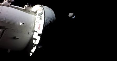 Orion ujął Ziemię i Księżyc na jednym zdjęciu z odległości ponad 430 tys. km
