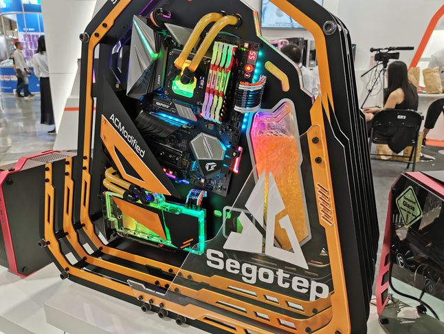350263561887573953