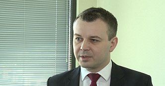 Polacy coraz częściej rezygnują z płacenia gotówką