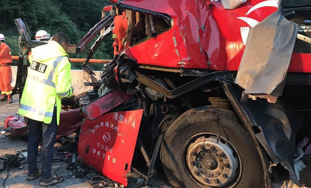 Tragiczny wypadek autokaru w Chinach. Nie żyje 36 osób