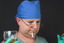 Za karę wystawiali pacjentów boso na mróz