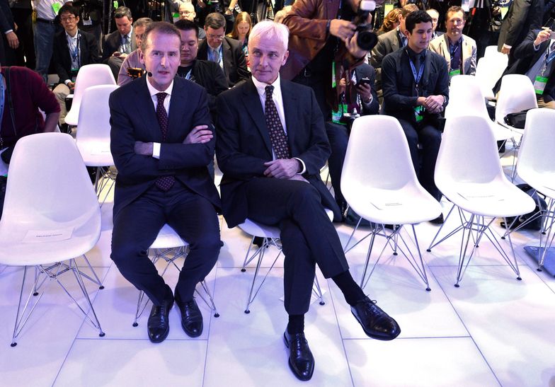 Na zdjęciu od lewej przewodniczący rady nadzorczej VW Herbert Diess i prezes koncernu Matthias Mueller