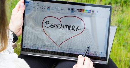 Wydajny laptop, czy mobilny tablet? A dlaczego nie oba w jednym? Testujemy Lenovo Yoga C940!