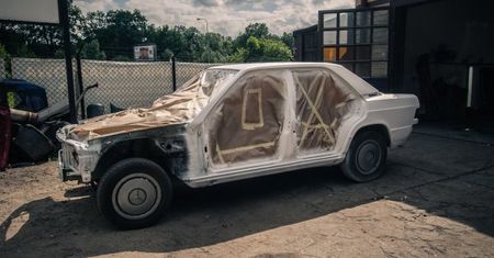 Jazda youngtimerem - cz. 14: lakierowanie mercedesa 190E W201