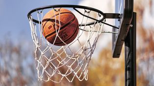 Sportowy weekend w Ostrowcu. Koszykówka przejmuje miasto