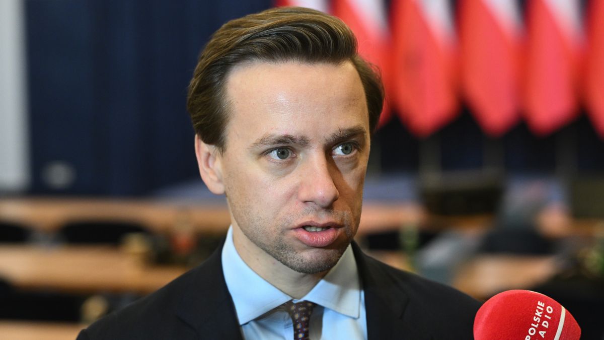 Warszawa, 11.02.2026. Wicemarszałek Sejmu Krzysztof Bosak podczas konferencji prasowej w Pałacu Prezydenckim w Warszawie, 11 bm. Zakończyło się posiedzenie Rady Bezpieczeństwa Narodowego zwołane przez prezydenta Karola Nawrockiego. Posiedzenie z udziałem premiera, ministrów i liderów ugrupowań sejmowych dotyczyło programu SAFE, Rady Pokoju i wyjaśnienia kwestii poświadczeń bezpieczeństwa marszałka Sejmu. (sko) PAP/Radek Pietruszka