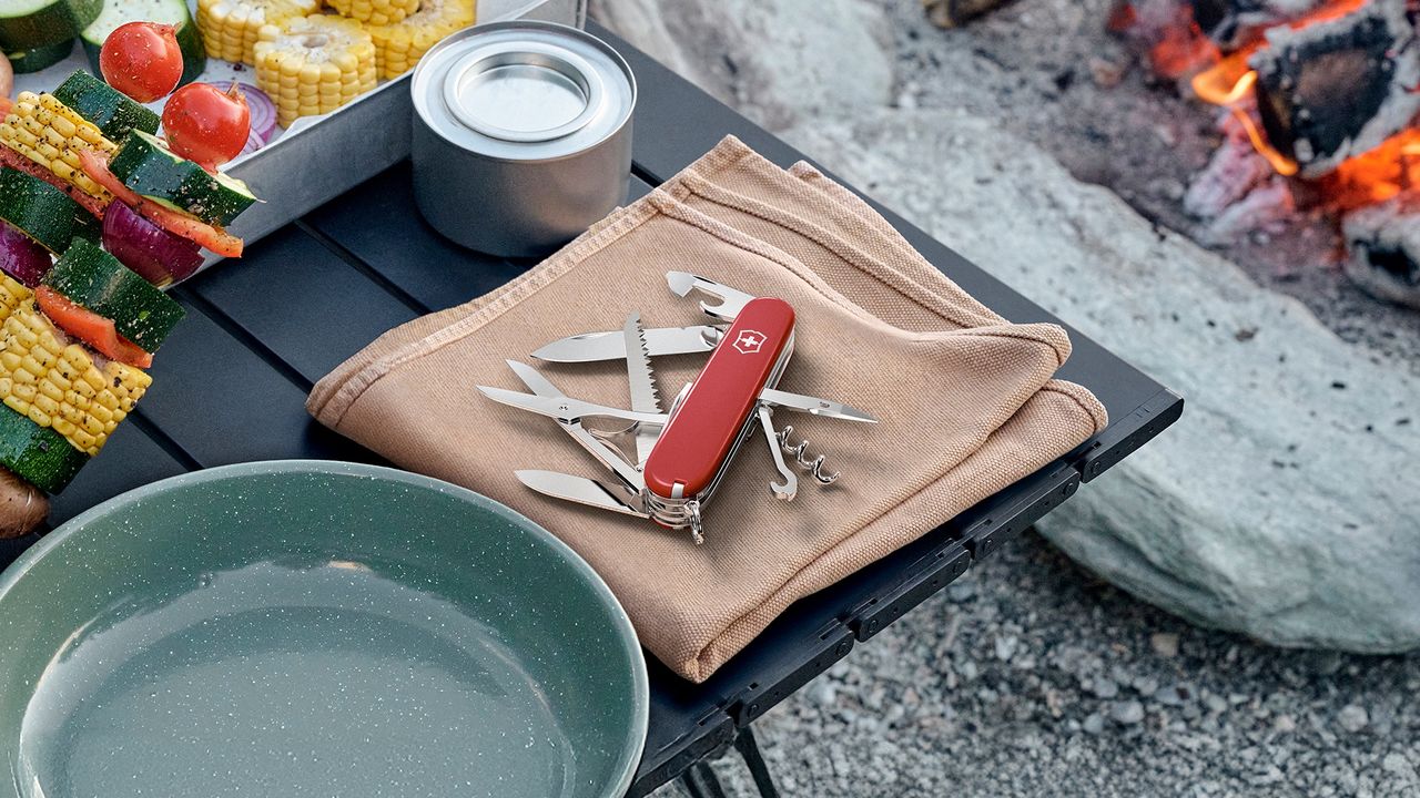 Scyzoryki Victorinox – szwajcarska precyzja, niezawodność i wielofunkcyjność. Poznaj kultowe modele Huntsman, Climber i Ranger Wood