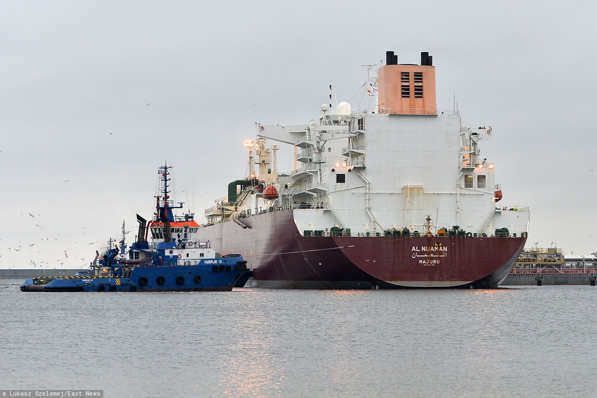 Pierwszy gazowiec w terminalu LNG Al Nuaman  dostarczył ponad 200 tys. m3 skroplonego gazu do Świnoujścia w 2015 roku.
