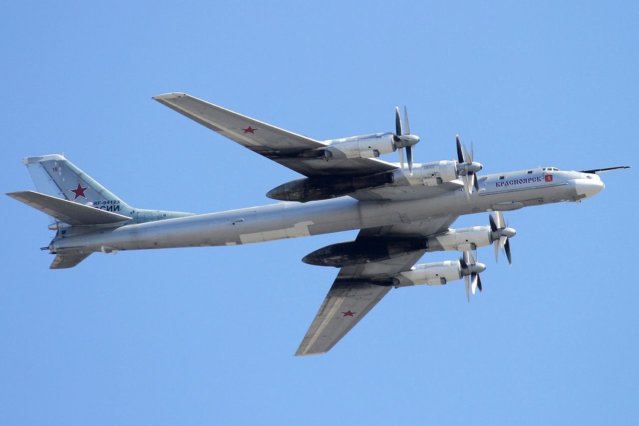 Car Bomba - największa bomba atomowa świata - Samolot Tu-95. Maszyna tego typu zrzuciła Car Bombę