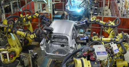 Nadciąga tsunami. Giganci ewakuują swoje fabryki