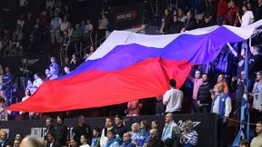 Powrót Rosjan. Z flagą i hymnem