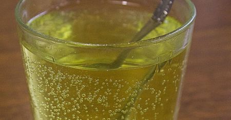 Koronawirus a witamina C. Dr Stopyra: "Pomaga organizmowi w walce z infekcjami, ale nie chroni przed zakażeniem"