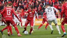 Mecz Widzewa przerwany przez kibiców