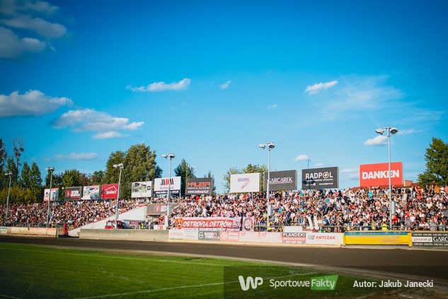 Trybuny stadionu w Ostrowie