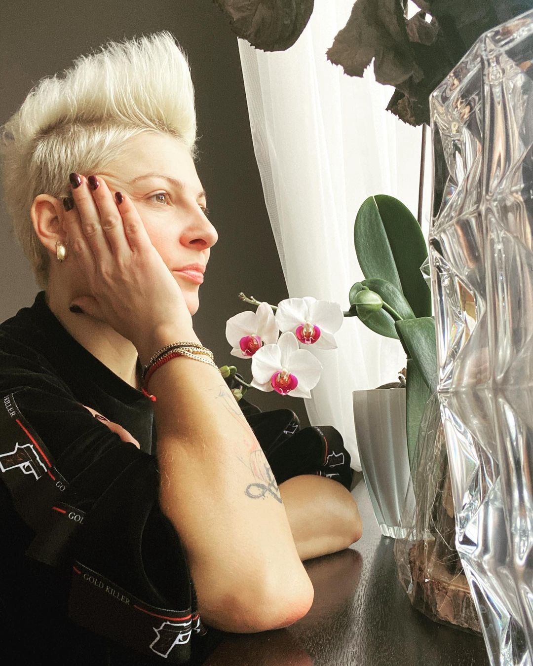 Internauci burzą się na to, że Magdalena Narożna przyjęła szczepionkę na COVID-19