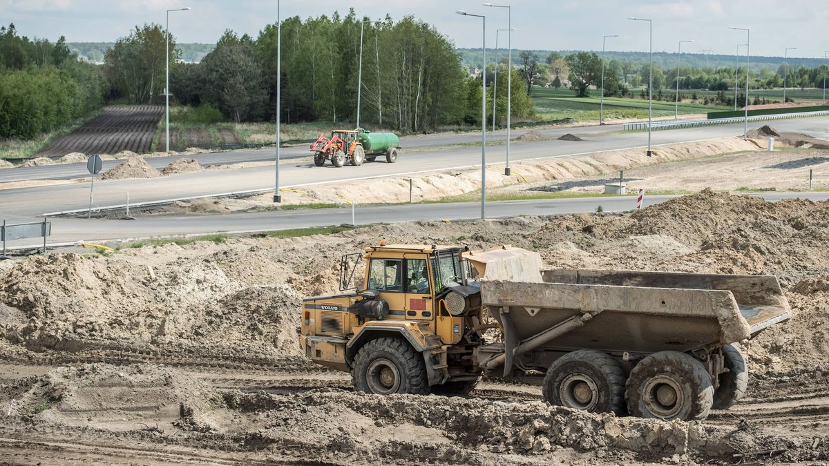  Budowa połączenia drogowego od mostu w Puławach do węzła Kurów Zachód na S17