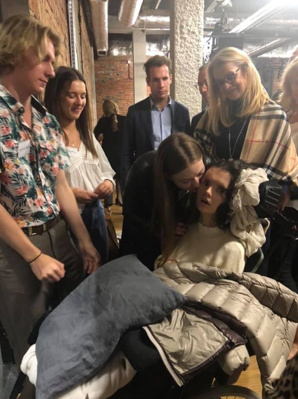 Prze prawie 2 lata dziewczyna była w śpiączce.