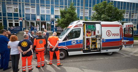 Nowa karetka dla pilskiego szpitala