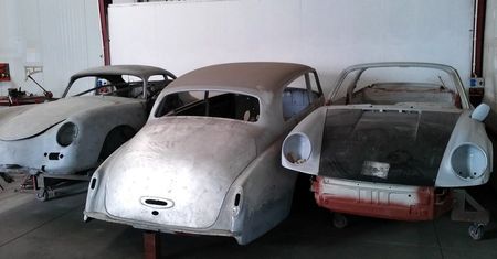 Sprzedawali nieistniejące oldsmobile. Straty oszacowano na 3,5 mln zł