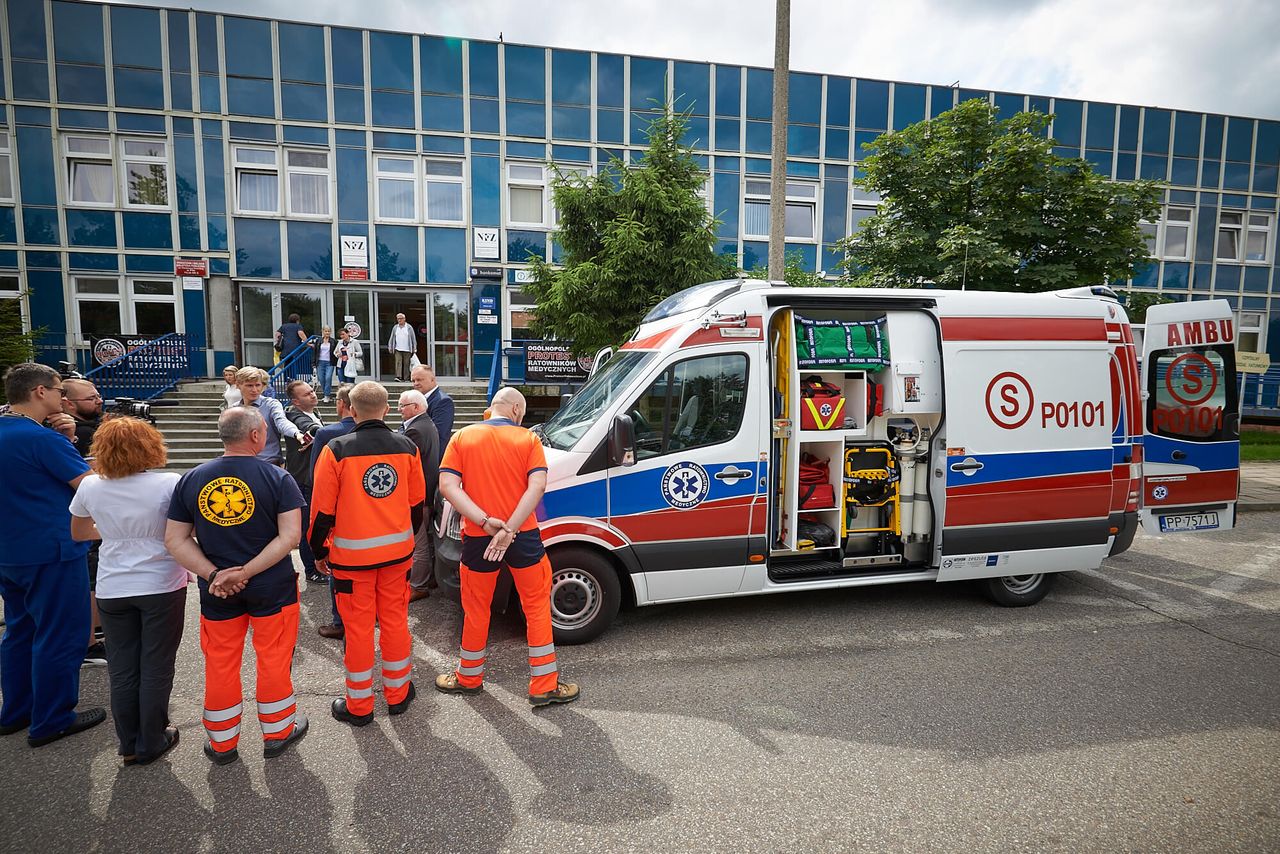 Nowa karetka dla pilskiego szpitala