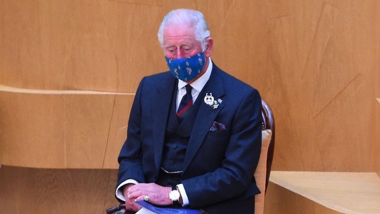 
Król Karol III podczas nabożeństwa usiądzie z dala od rodziny.