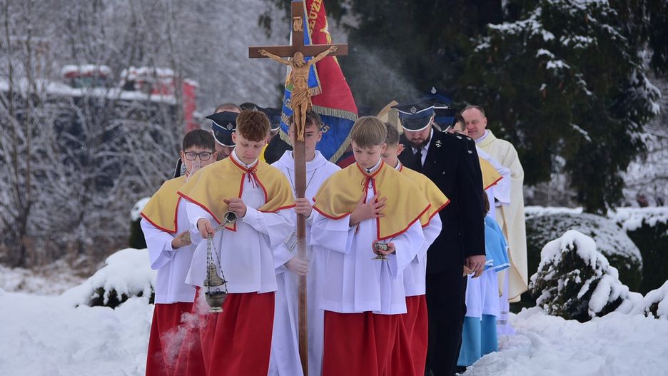 Wprowadzenie relikwii św. Jana Pawła II do Chmielka
