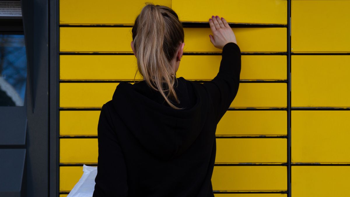 Marcin Golba
paczkomat, parcel, locker, inpost, package, woman, pack, pickup, poland, courier, delivery, technology, allegro, automatic, box, cabinet, collect, commerce, company, door, e-commerce, electronic, equipment, express, female, girl, in post, lock, lockers, machine, mail, mailbox, mailboxes, metal, people, person, polish, post, postal, receive, self-service, service, shelf, shipping, shopping, smart, station, steel, storage