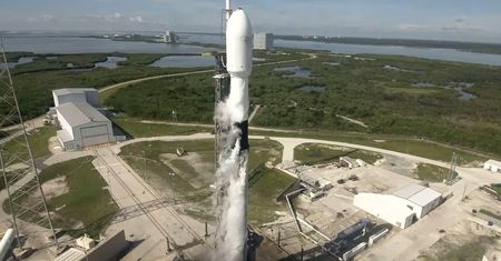 SpaceX i Elon Musk mają powody do świętowania. Historyczna misja zakończona sukcesem