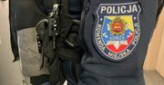 Łomża: Zaatakował właściciela sklepu i uciekł z towarem. Policjanci zatrzymali 40-latka