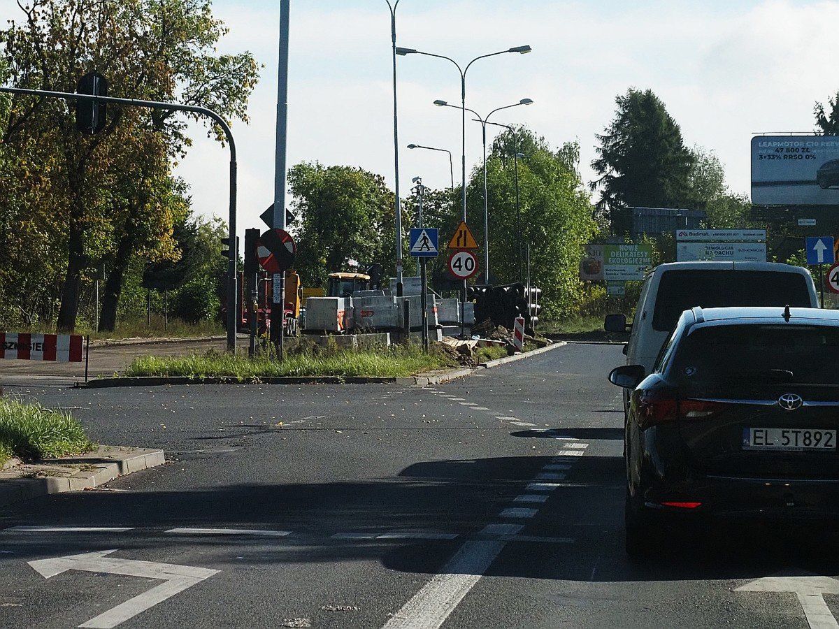 Remont Brzezińskiej jest zaawansowany w jednej czwartej. Może jeszcze w tym roku uda się go zakończyć