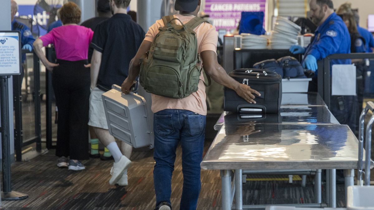 Passengers Go Through TSA Security Wearing Shoes at Long Island MacArthur Airport
Ronkonkoma, N.Y.: Passengers go through security at Long Island MacArthur Airport wearing shoes as TSA rules have changed on July 8, 2025 in Ronkonkoma, New York. (Photo by Howard Schnapp/Newsday RM via Getty Images)
Newsday LLC
bestof, topix