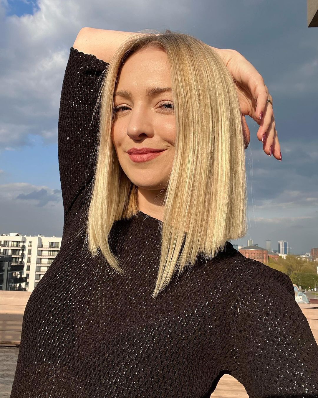 Barbara Kurdej-Szatan prezentuje efekty fryzjerskiej metamorfozy 