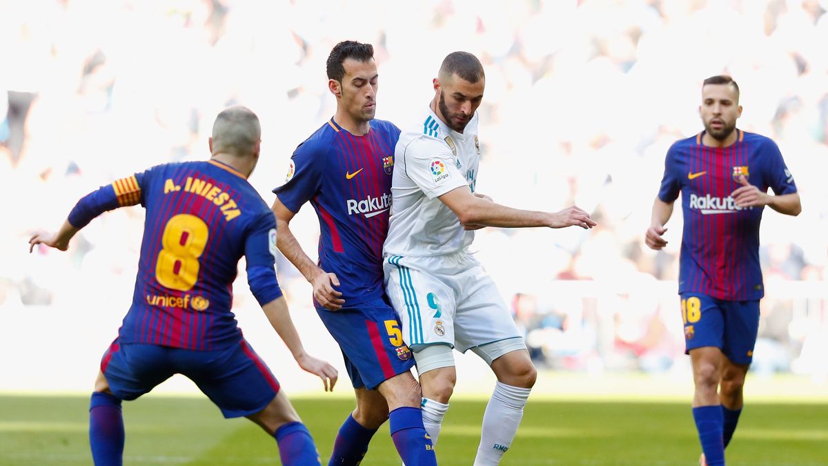 Zdjęcie okładkowe artykułu: Getty Images / Gonzalo Arroyo Moreno / Stringer / Na zdjęciu: Sergio Busquets (z lewej) walczy o piłkę z Karimem Benzemą (z prawej)