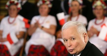 Szczęście opuściło PiS? "Nigdy perspektywa utraty władzy nie była tak blisko"