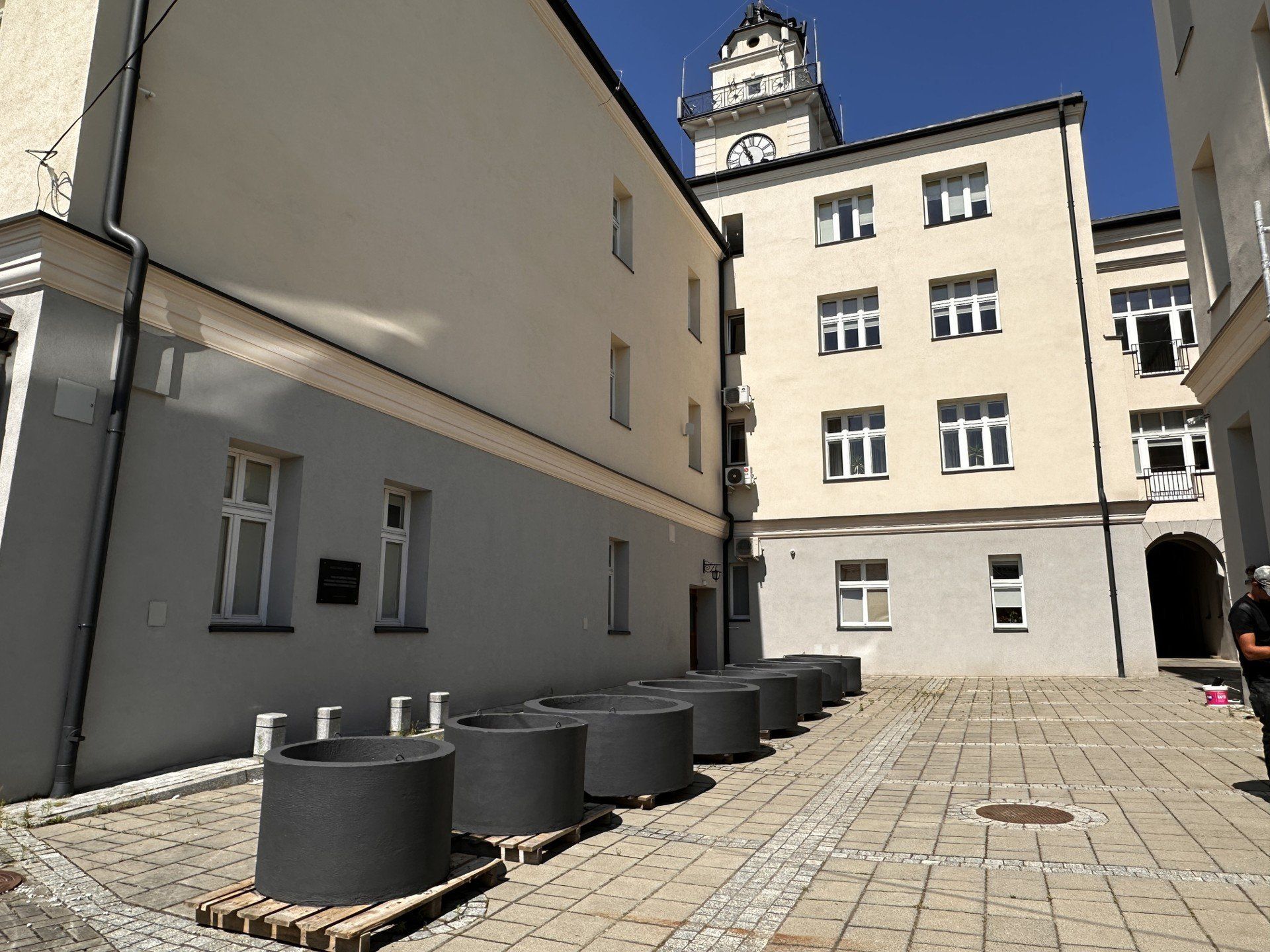 ogród na podwórzu ratusza