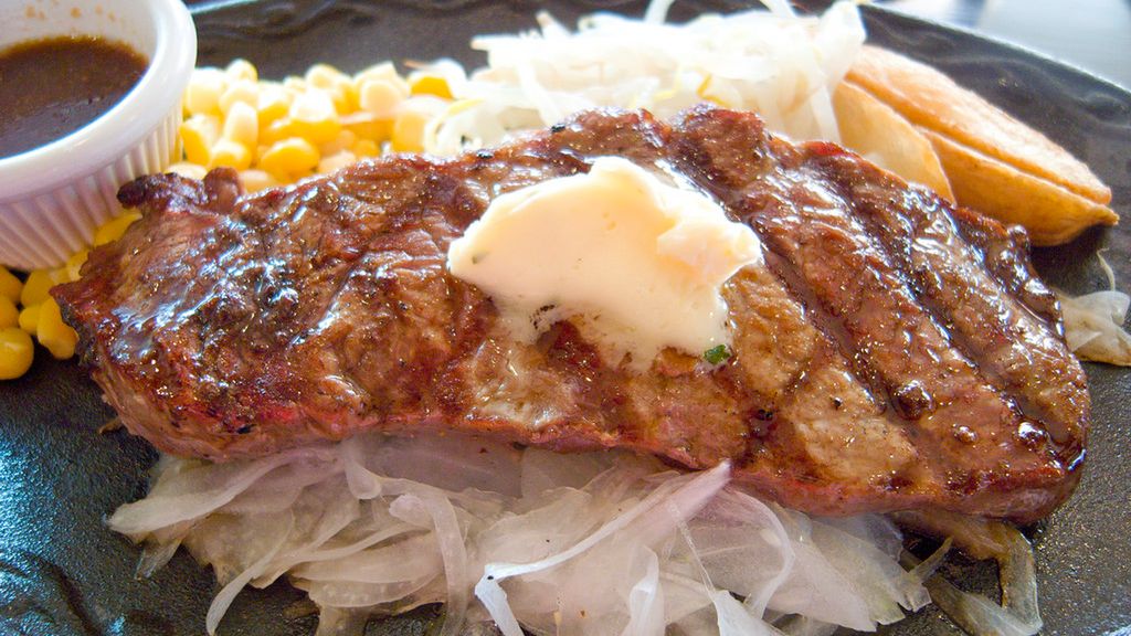 Grillowany mostek wołowy z wewnętrznej części bez kości (mięso i tłuszcz, III klasa mięsa)