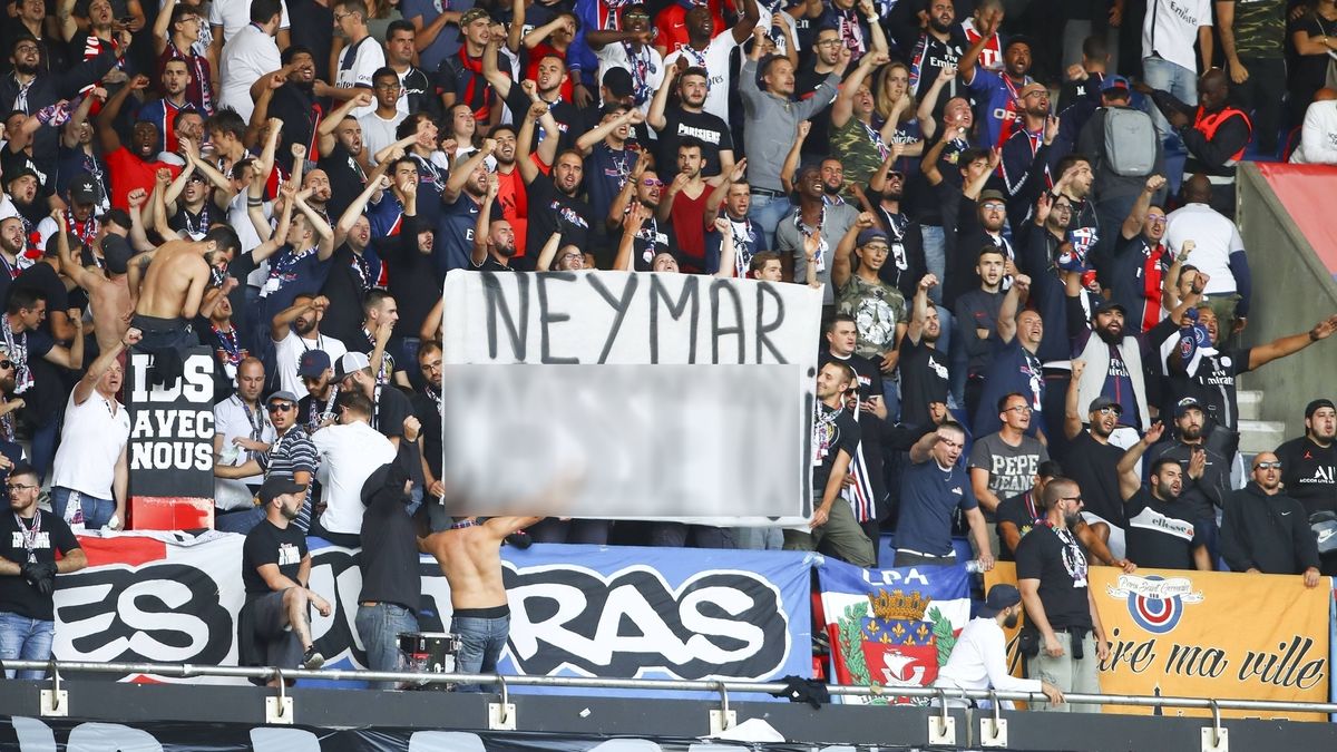 Transparent obrażający Neymara 