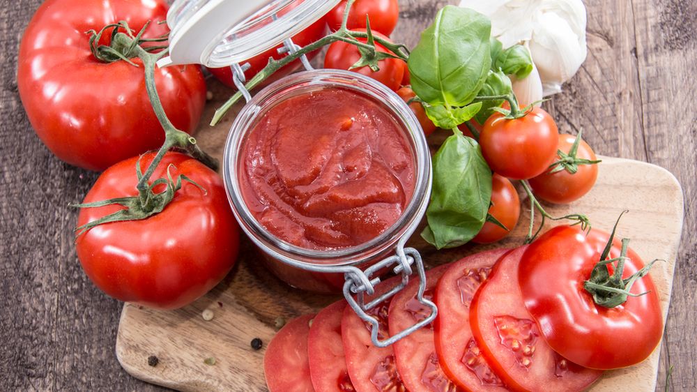 Sos pomidorowy w puszce bez dodatku soli