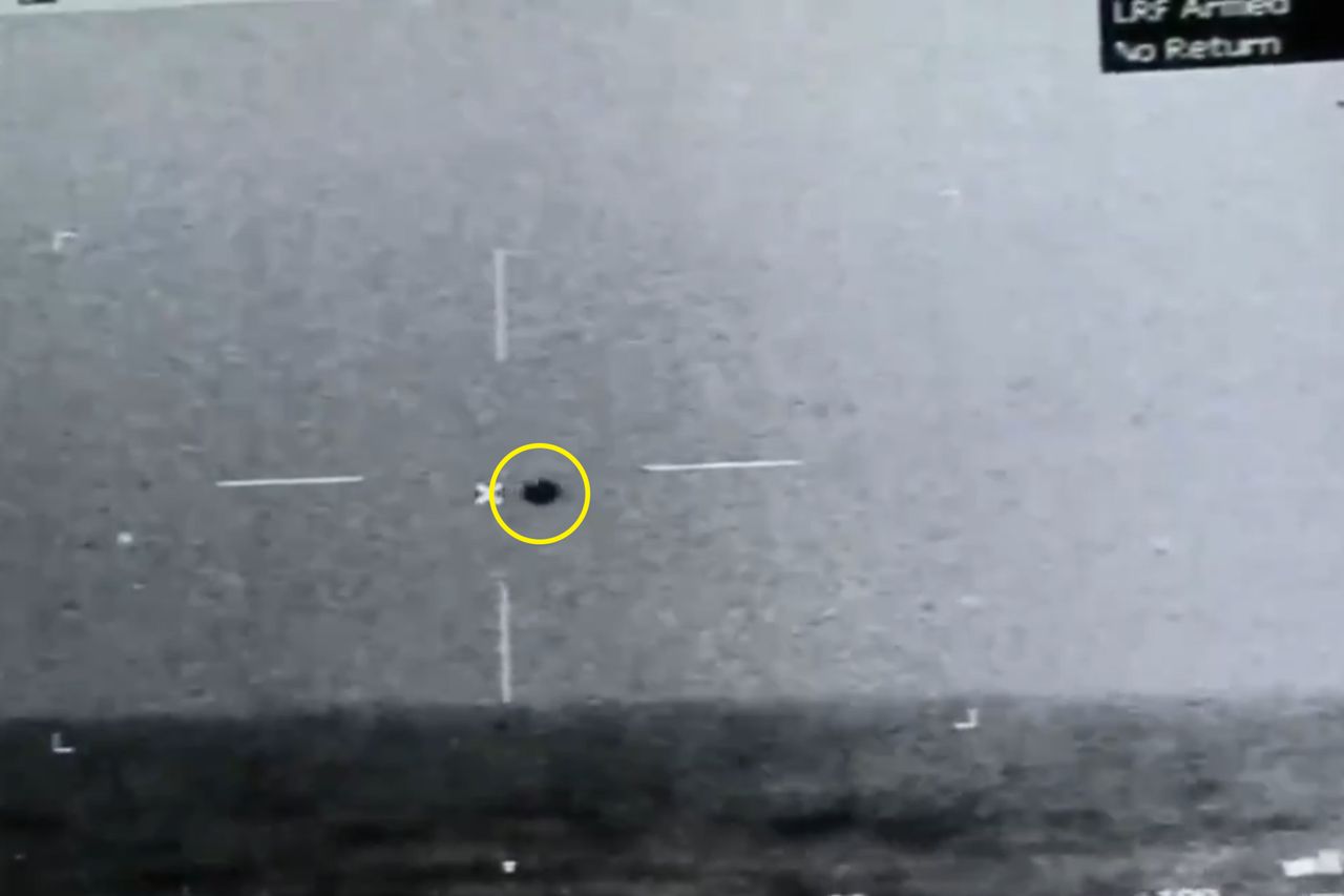 UFO nagrane przez marynarkę USA.